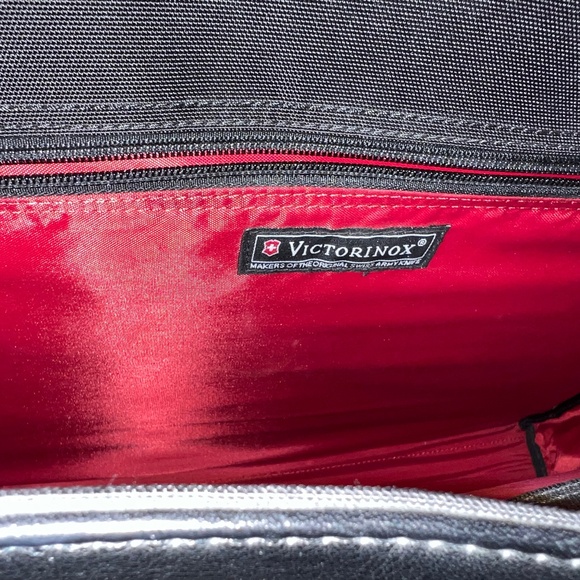 Victorinox Deluxe Business Black Tote Bag with Red Satin Interior - Picture 7 of 12